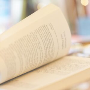 TBF_BuchmesseNiederrhein2026_bkg_5 Hintergrundbild mit einem aufgeschlagenem Buch